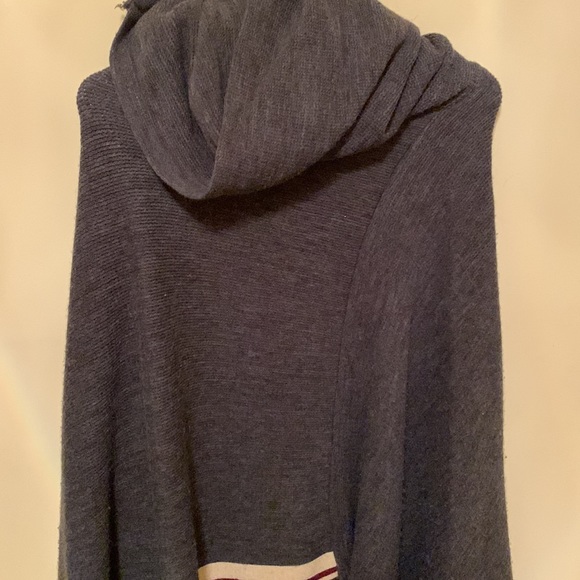 Roots OS cape - Picture 3 of 4